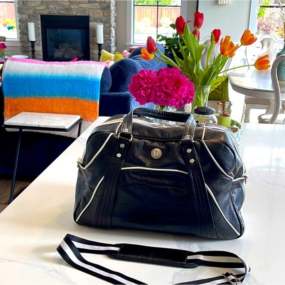 🍋🍋 LULU Velocity GYM/YOGA BAG - rare 🍋🍋 - Picture 2 of 16